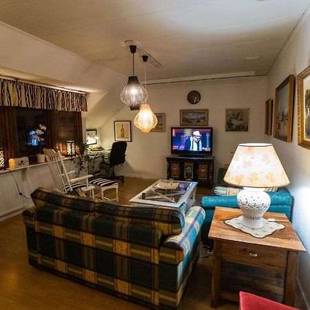 Mysig Takvaning Med Balkong Eskilstuna Exteriér fotografie