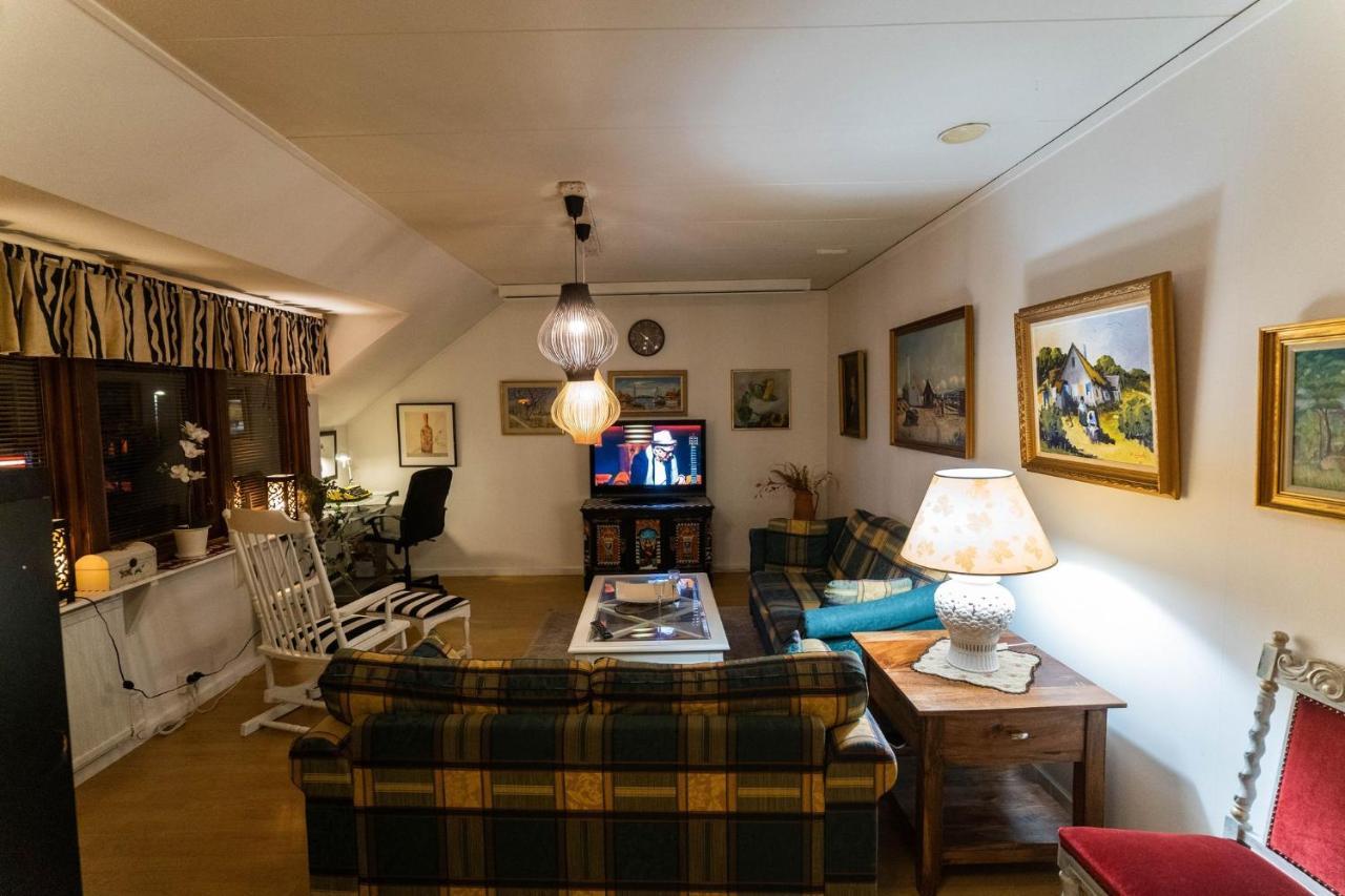 Mysig Takvaning Med Balkong Eskilstuna Exteriér fotografie